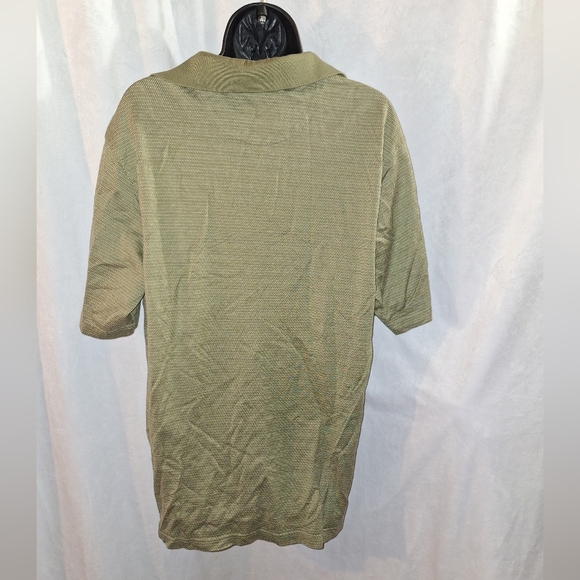 Green Polo Shirt with Textured Fabric and Sporty Design - Picture 4 of 5